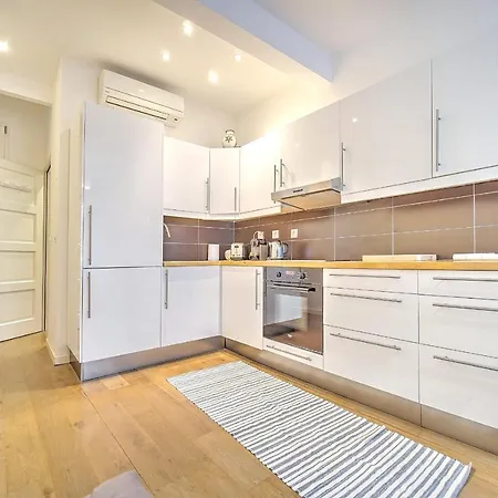 Apartament Carre D'or Cozy 1 Bedroom Balcony, Croisette Palais 2 Mn By Olam
